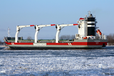 Amurborg transported rail cars to Quebec