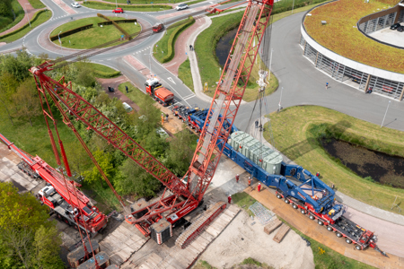 Exceptional transport operation in Zeijerveen (NL)