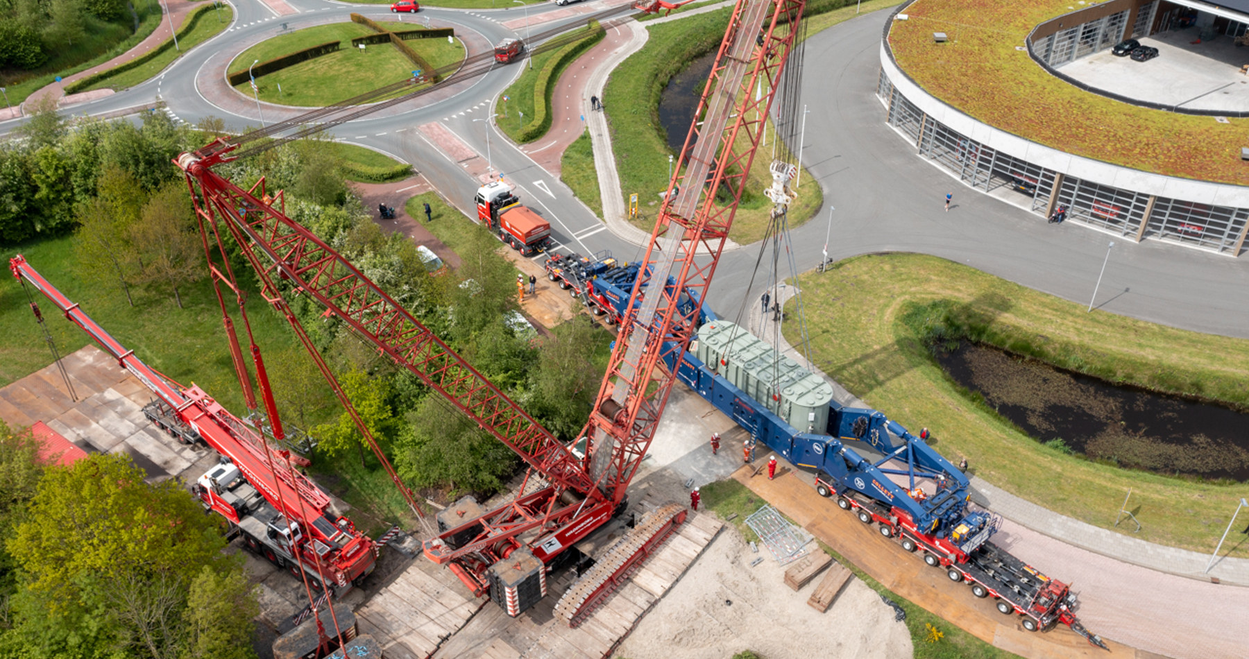 Exceptional transport operation in Zeijerveen (NL)